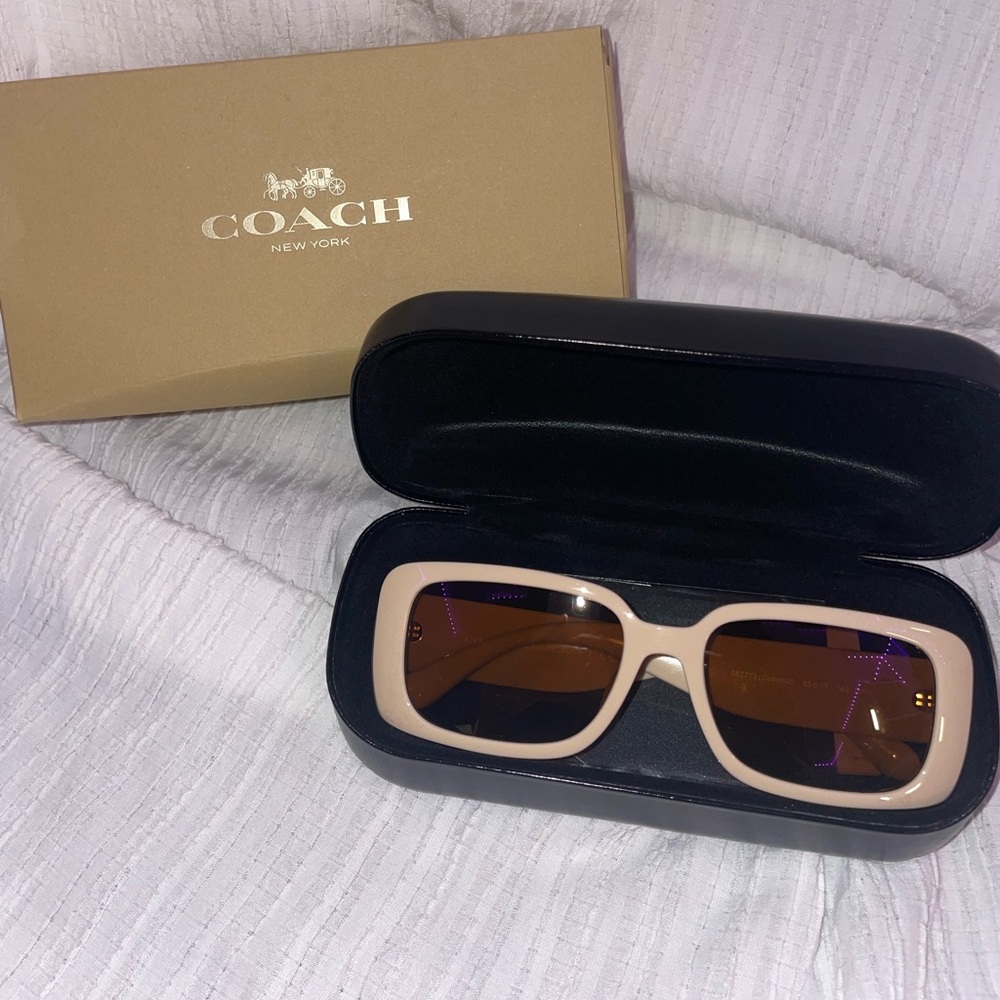 ♥️SOLD♥️ NWT 🤍 Coach Narrow Rectangle Sunglasses 🤍